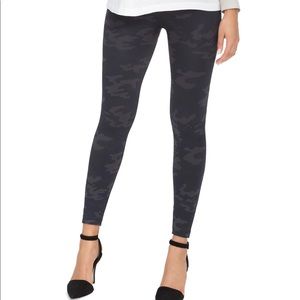 SPANX Look at Me Leggings in Black Camo, S